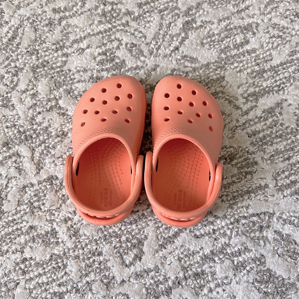 Coral Crocs Size C5